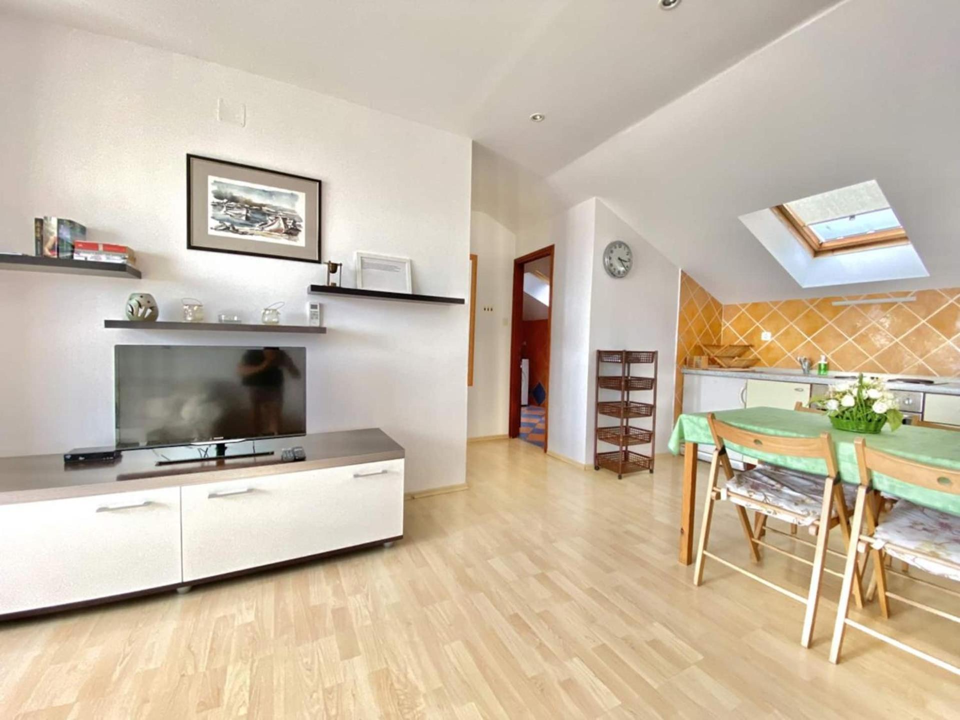Family Apartments Viva Close To The Beach Krk Town Bagian luar foto