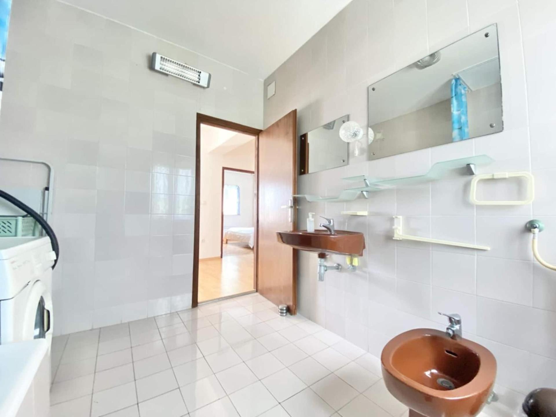 Family Apartments Viva Close To The Beach Krk Town Bagian luar foto
