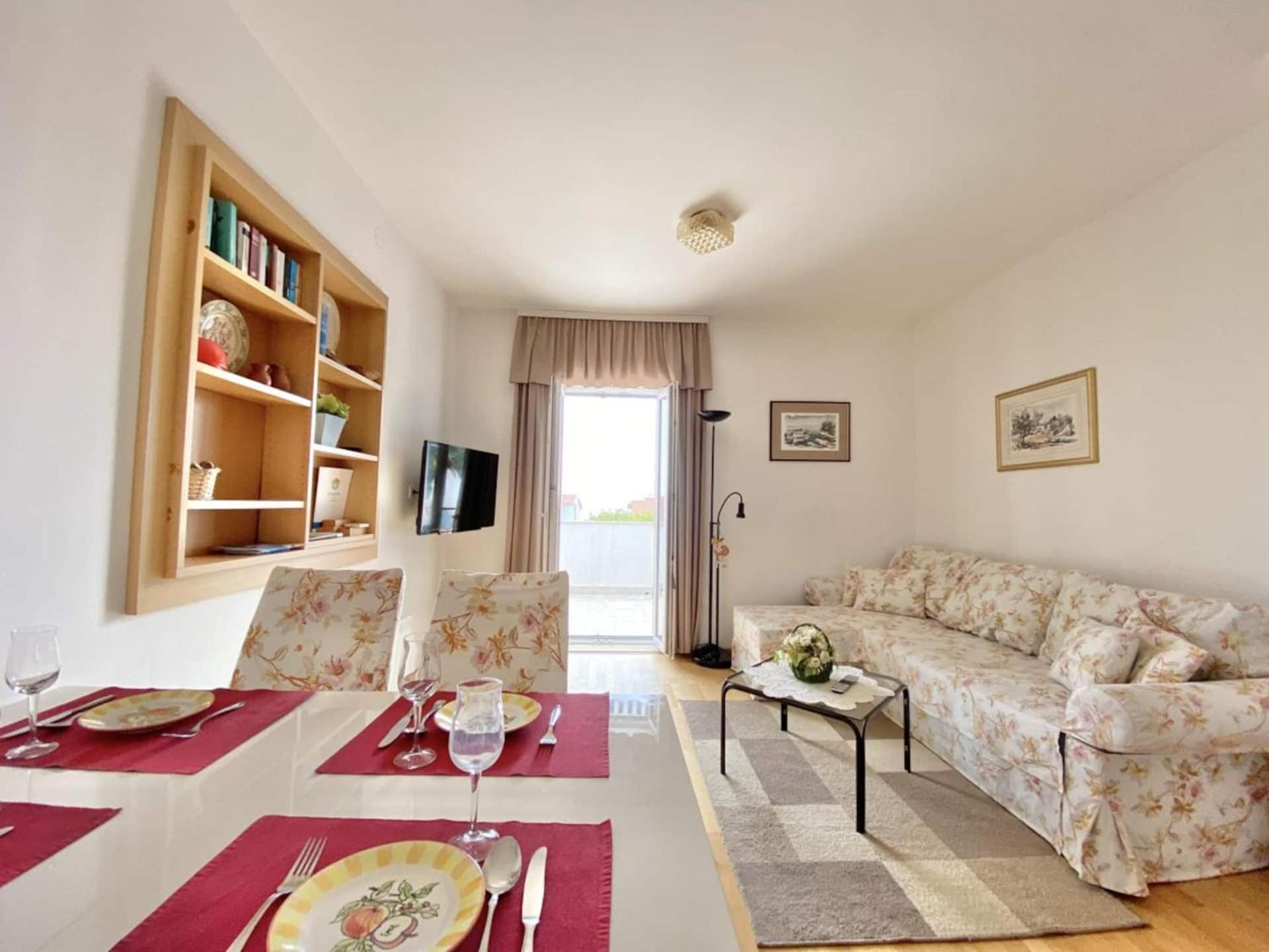 Family Apartments Viva Close To The Beach Krk Town Bagian luar foto
