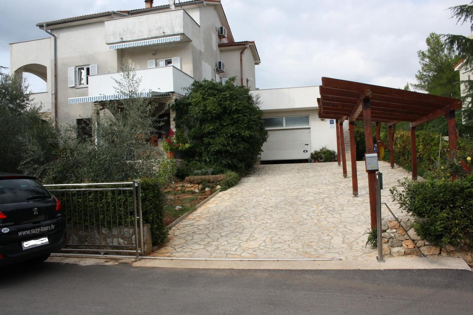 Family Apartments Viva Close To The Beach Krk Town Bagian luar foto